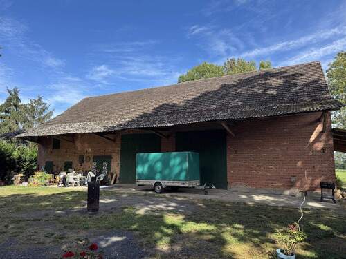 Ansicht zur Scheune mit Vorplatz - 