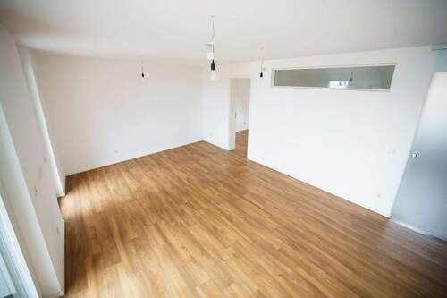 Wohnzimmer - 3 Zimmer Etagenwohnung in Erlangen