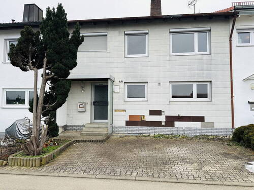 Vorderansicht + Stellplatz - 