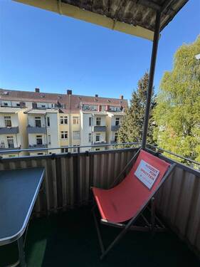 und Zugang zum Balkon - 