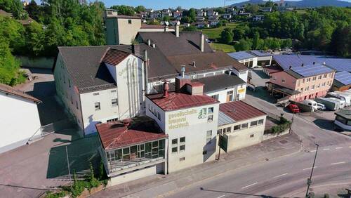 3148-Brauerei von der Straße - 