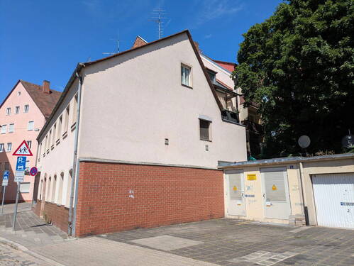 Ostseite - 9 Zimmer Mehrfamilienhaus, Wohnhaus in Nürnberg