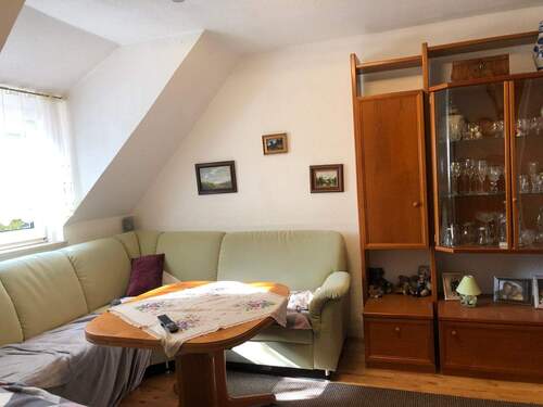 Blick in das Wohnzimmer - 3 Zimmer Etagenwohnung zur Miete in Dachau