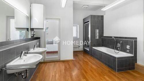 1. OG Badezimmer 1 - 