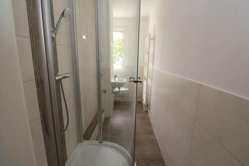 Beispiel Bad mit Dusche - Auf die Größe kommt es an...von wegen! Moderne 1-RW mit Dusche...