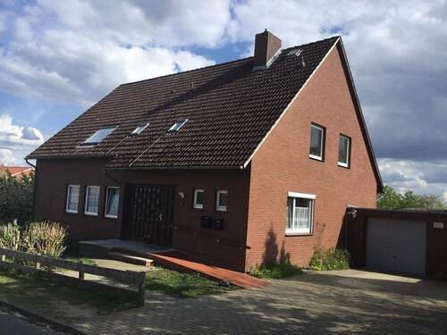 Vorderseite - 8 Zimmer Einfamilienhaus zum Kaufen in Lüchow