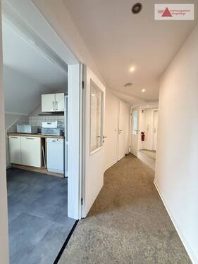 Flur DG - 3 Zimmer Etagenwohnung zur Miete in Lichtenstein/Sachsen