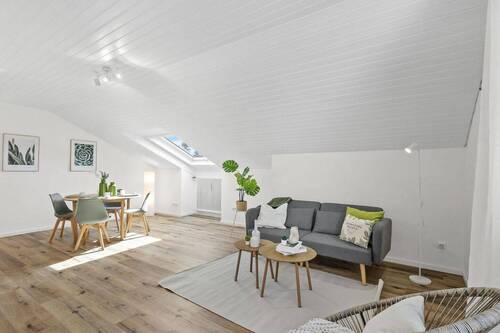 Wohn- & Essbereich - Sofort frei! Helle, moderne und lichtdurchflutete 3-Zimmer-Wohnung in top Lage in Neutraubling