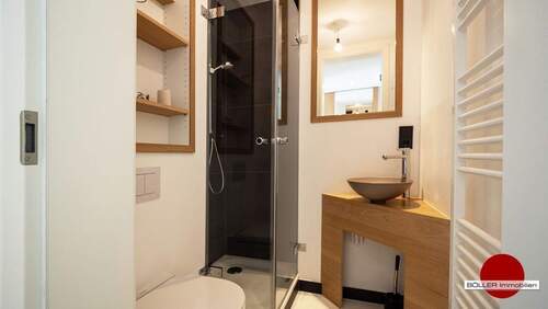 Modernes Badezimmer mit Dusche! - 
