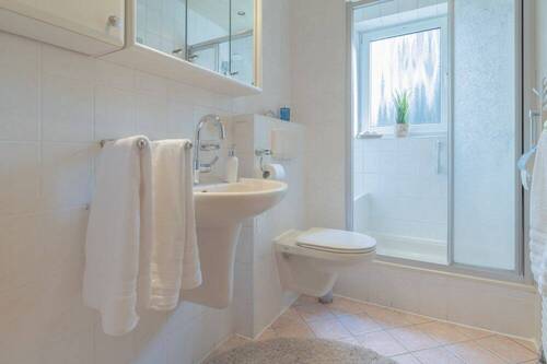 Tageslichtbad mit Dusche - 