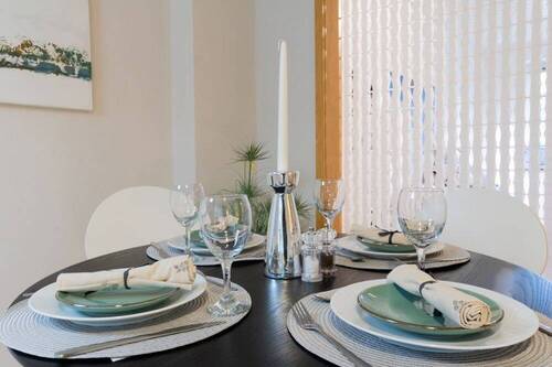 Detail Esstisch - 3 Zimmer Etagenwohnung zum Kaufen in Hamburg / Lokstedt