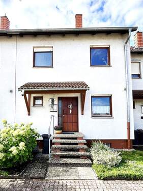 Wohnhaus in verkehrsberuhigter Lage - Gepflegtes Reihenmittelhaus - Ortsrandlage in Dannstadt