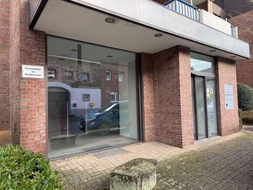 Straßenansicht - Interessante Gewerbeeinheit mit Schaufenster in Eschweiler - Nothberg zu vermieten!