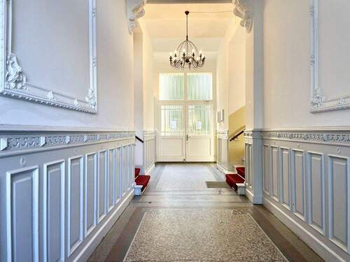 Eingangsbereich Haupthaus - Altbaucharme trifft Hauptstadt - Wohnen in Berlin Mitte-Moabit