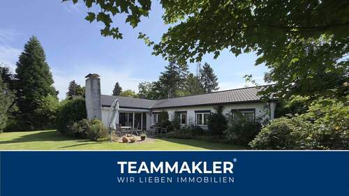 Herzlich Willkommen - PLATZ, RUHE UND VIEL GRÜN - großer Bungalow mit Traumgrundstück in bester Lage