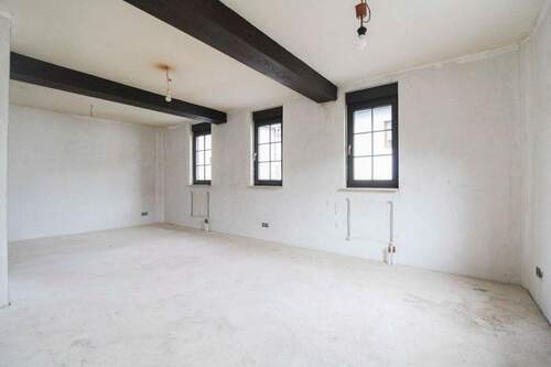 Wohnzimmer - 4 Zimmer Einfamilienhaus zum Kaufen in Hohenstein