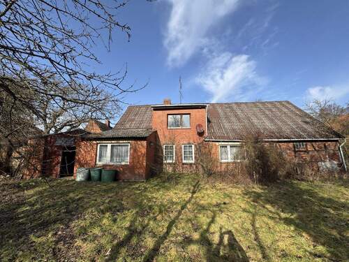 Ansicht vom Garten - 7 Zimmer Einfamilienhaus zum Kaufen in Langendorf