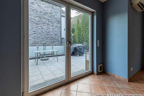 Wohnzimmer mit Terrassenausgang - 