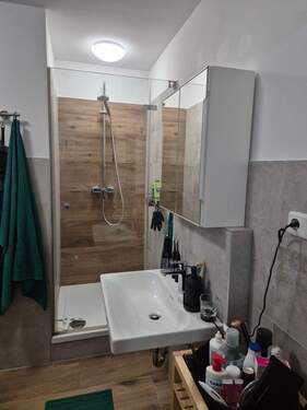 und Dusche - 