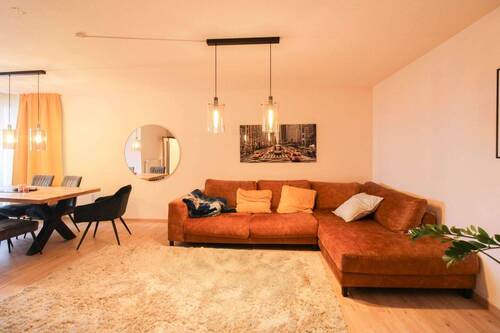 Wohnzimmer - 2 Zimmer Etagenwohnung in Düsseldorf