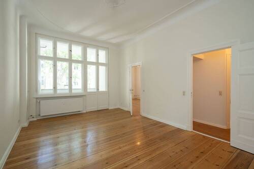 Wohnzimmer - Exklusiver Preisvorteil bis 31.12.2025! 4-Zimmer im Gründerzeit-Altbau nahe Olivaer Platz (ca. 50 m)