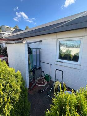 Zisterne neben Anbau - 