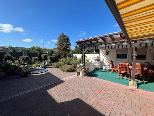 Ansicht Terrasse und Garten - 