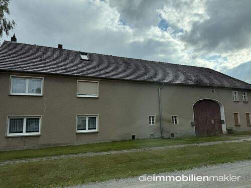 Straßenansicht - Ein Hof für Generationen - Bauernhof mit zwei Wohneinheiten, Nebengelass und großem Garten