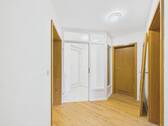 Diele - Etagenwohnung mit 60,00 m&sup2; in München zum Kaufen