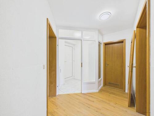 Diele - Etagenwohnung mit 60,00 m&sup2; in München zum Kaufen