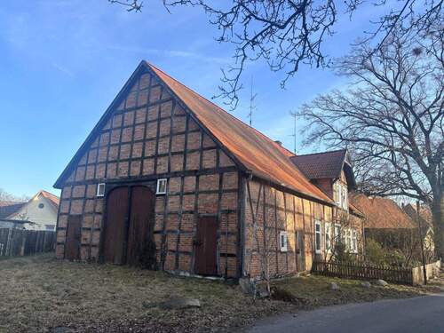 Seitenansicht Diele - Einfamilienhaus mit 160,00 m&sup2; in Lüchow zum Kaufen