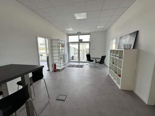 Eingangsbereich - Büro mit 138,00 m&sup2; in Holzwickede zur Miete