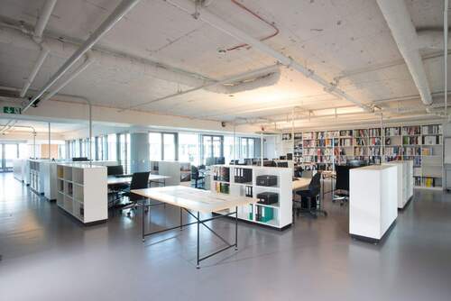 Schreibtischplätze 1 - Modern ausgestattete Arbeitsplätze zur Untervermietung - All-in-Miete