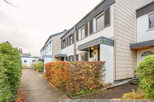 2 Hausansicht - 5 Zimmer Reihenmittelhaus zum Kaufen in Hamburg