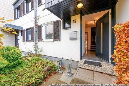 3 Hauseingang - 5 Zimmer Reihenmittelhaus in Hamburg