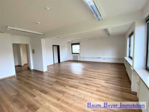großes Büro - 5 Zimmer Büro in Göttingen / Grone