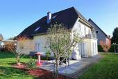 Haus mit Garten und Terrasse - 