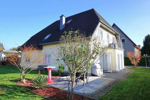 Haus mit Garten und Terrasse - 