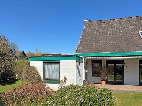 Angebaute Waschküche an der Rückseite - 