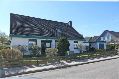 Schrägansicht von vorne - 6 Zimmer Einfamilienhaus in Jork