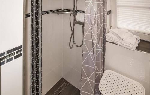 EG: Duschbad (2/2) - 