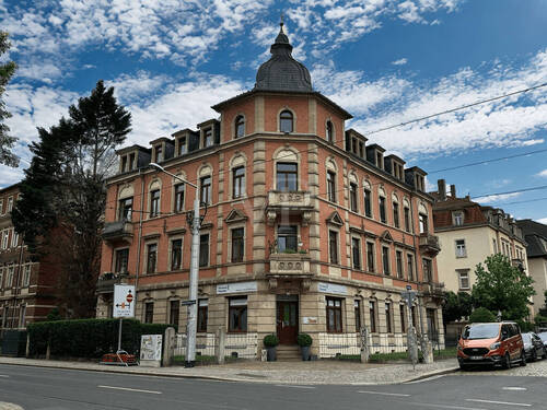 Straßenansicht - 2 Zimmer Etagenwohnung zum Kaufen in Dresden