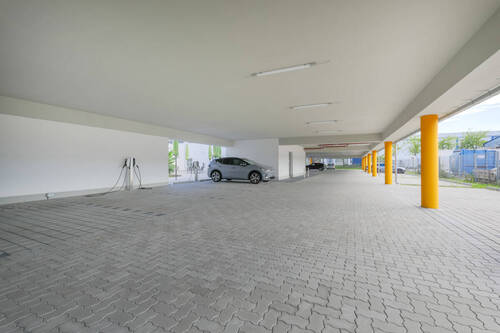 Überdachter Parkplatz - 