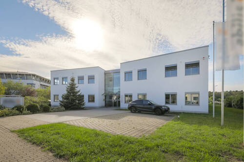 Straßenansicht - Ideale Büroimmobilie mit modernster Ausstattung und flexibler Gestaltung!