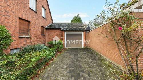 Garage - 7 Zimmer Einfamilienhaus zum Kaufen in Dinslaken