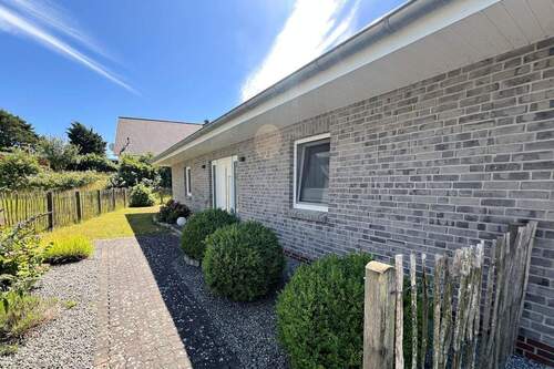 Außenansicht / Eingangsseite - 6 Zimmer Einfamilienhaus zum Kaufen in Wyk auf Föhr