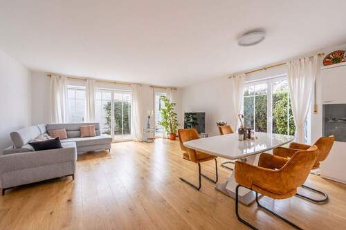 Wohnzimmer - Visualisiert - 2 Zimmer Etagenwohnung zum Kaufen in München