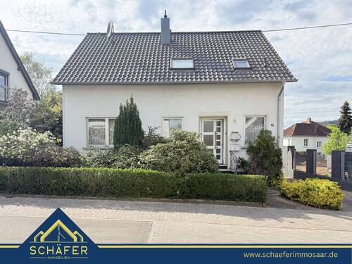 1 - Freistehendes Einfamilienhaus mit Wintergarten, Balkon und Garage in Wallerfangen zu verkaufen