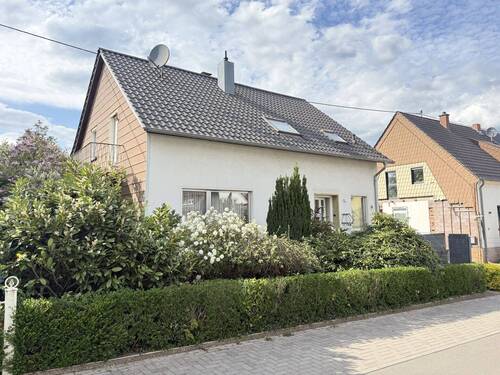 2 - 5 Zimmer Einfamilienhaus zum Kaufen in Wallerfangen