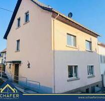 Renovierungsbedürftiges Reihenendhaus mit Potential in zentraler Lage von Dillingen-Diefflen - Dillingen / Diefflen